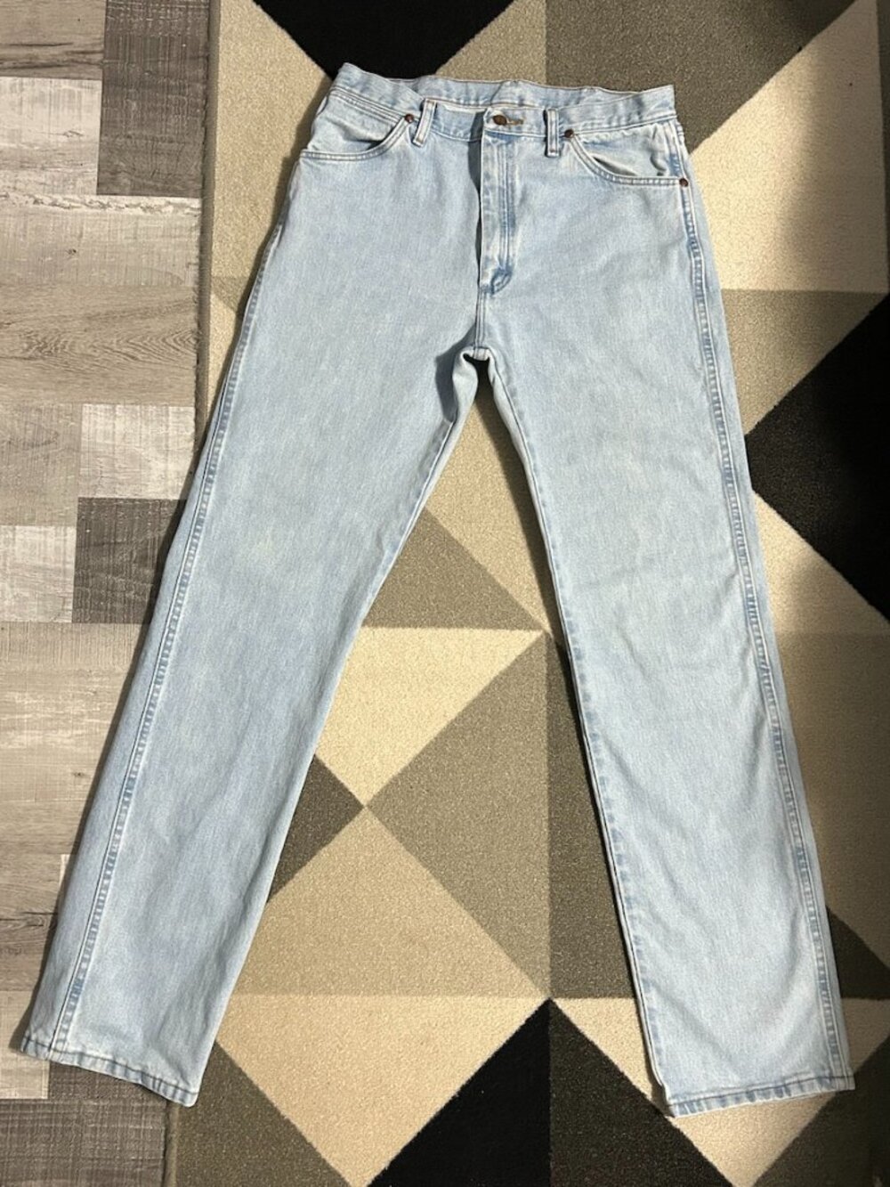 Wrangler Cowboy Cut Original Fit Jeans Light Wash 34 X 36* (Actual 34 X 34.5)